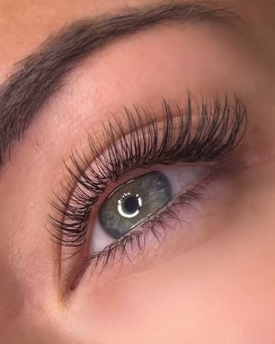 Lashes gallery image